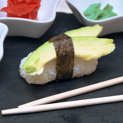 Суши с авокадо в Суши-бар Тунец по цене 82