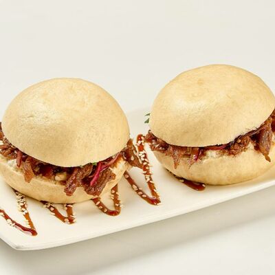 Бао бургер с уткой в 7:35 Заря & KitaEast по цене 450 ₽