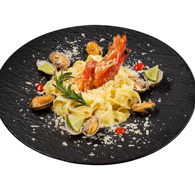 Паста с лангустином и морепродуктами в Пекин по цене 989 ₽