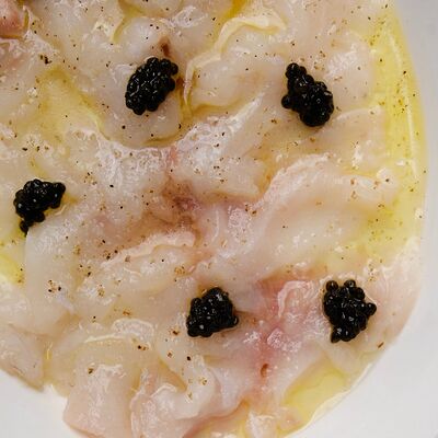 Дорадо крудо с лимоном, оливковым маслом и чиабаттой в Великий Goodwine по цене 990 ₽