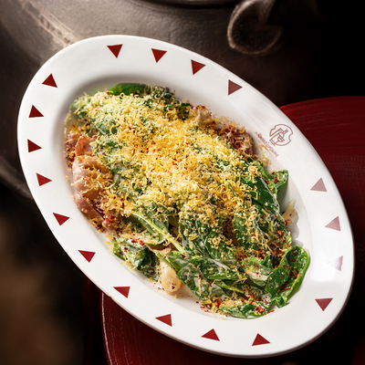 Салат с копченым окороком и шпинатом в ЮжанеГорожане по цене 778 ₽