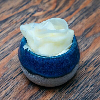 Имбирь белый маринованный в Ohasi по цене 25