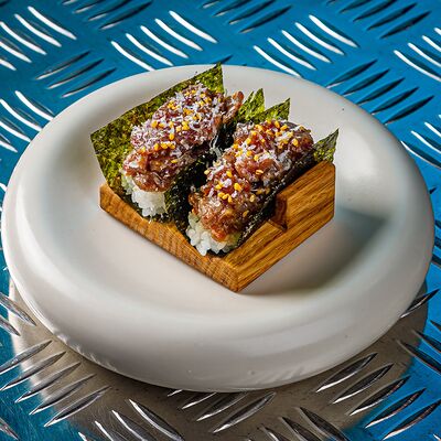 Тартар из говядины, мисо, пармезанв Skybar по цене 450 ₽