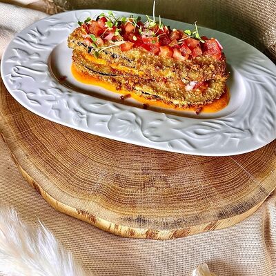 Мильфей из баклажан с томатной сальсой в Джоли по цене 480 ₽