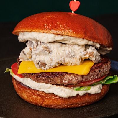 Рог Бургер Грибной в Rogulevs Burgers по цене 780 ₽
