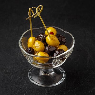 Маслины и оливки в Девичья башня по цене 450 ₽