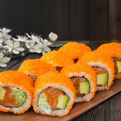 Калифорния с лососем в Вкусные Суши Premium по цене 659