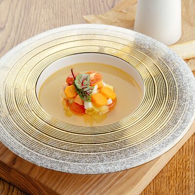 Уха царская с черной икрой в Витебский трактир по цене 55 р.