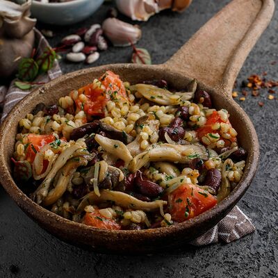 Пшеница с грибами и фасолью в Пряности & Радости на Васильевском по цене 350