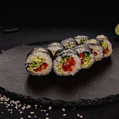 Футомаки овощной в Ёжкин ролл по цене 419 ₽