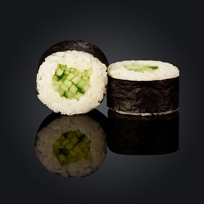 Ролл Маки с огурцом в Фудзи Суши по цене 160 ₽