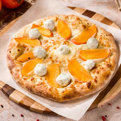 Хачапури с хурмой и голубым сыром в Чакапули по цене 910 ₽