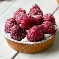 Ягодная тарталетка с малиной в Blanche