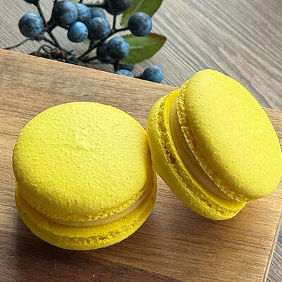 Макарон Манго-маракуйя в Garage по цене 140 ₽