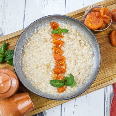 Каша овсяная с курагой в Eat fresh по цене 290 ₽