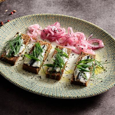 Тосты с пряной килькой в BierBurg по цене 249 ₽