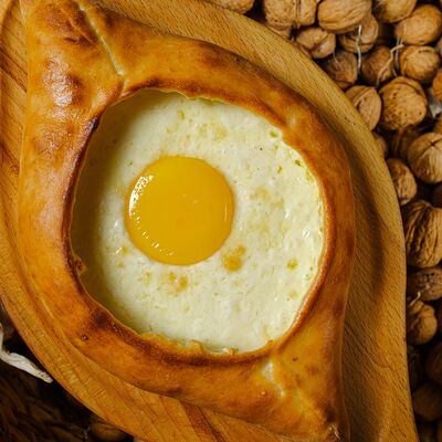 Ачарули по-аджарски в Хачапури и Вино по цене 682 ₽