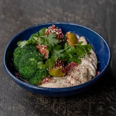 Куриная грудка, инжир и брокколи в Техникум по цене 750 ₽