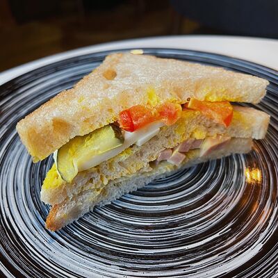 Клаб Сэндвич с ветчиной и сыром в Блеск по цене 180