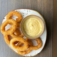 Луковые кольца фри в Брассерия 033