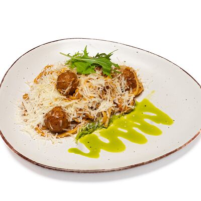 Спагетти с митболами в соусе Пелати в Парло Руссо по цене 690 ₽