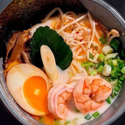 Рамэн на Том Ям бульоне с креветкой в Рамен & Роллы Там Сям по цене 699 ₽