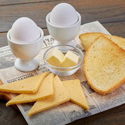 Яйца отварные с сыром и со сливочным маслом в Корчма Тарас Бульба по цене 330 ₽
