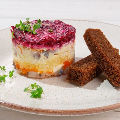 Сельдь под шубой в Матрёшка по цене 330 ₽