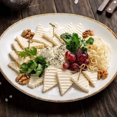 Сырная нарезка в Шашлык Хаус GRILL&PIZZA по цене 990 ₽