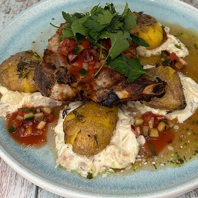 Корейка свиная с овощным сальсо в Сова по цене 855 ₽