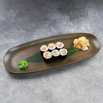 Ролл с лососем и огурцом в 1st Gallery Lounge по цене 596 ₽