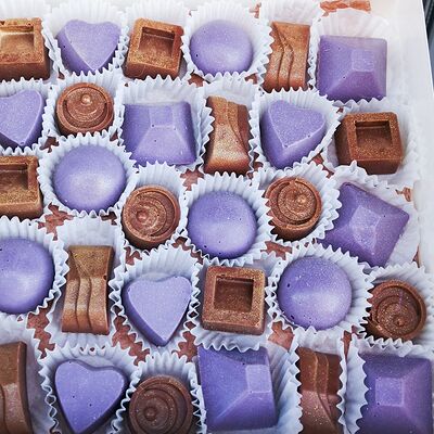 Конфеты из бельгийского шоколада ручная работа в Букет Альфред I клубника в шоколаде и букеты по цене 2290 ₽