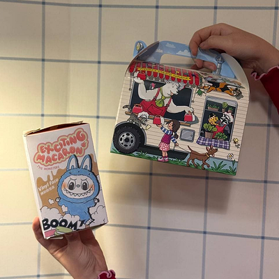 Бокс с игрушкой в Чайник по цене 650 ₽