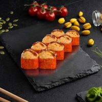 Запеченный ролл с лососем и креветкой темпура под сыром в Веселый Самурай Sushi Premium