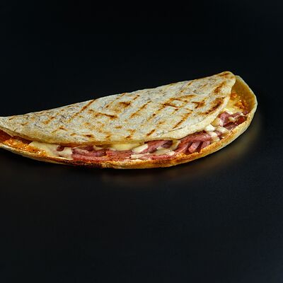 Пицца острая с колбасой в Пицца мания по цене 280 ₽