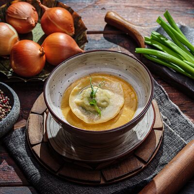 Крем-суп с лососем в Пельмения по цене 510 ₽