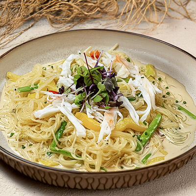 Стеклянная лапша с крабовым мясом и овощами в China Club по цене 1950 ₽