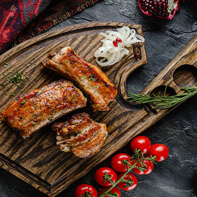 Шашлык из свиных рёберв ТОПОР по цене 570 ₽