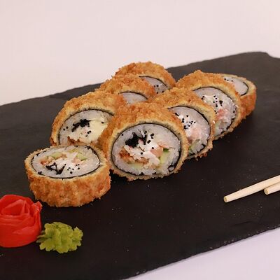 Горячий ролл Техас в Sushi Kiosk по цене 760 ₽