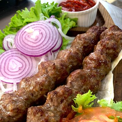 Люля-кебаб из говядины в лаваше в Шашлычная на бульваре по цене 360 ₽