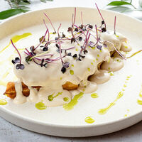 Вафли с курицей и ветчиной в Godji