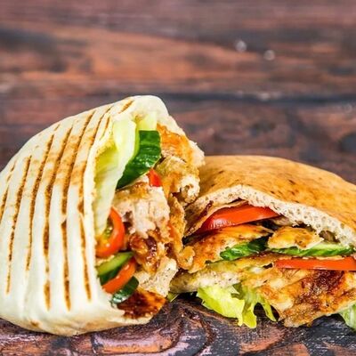 Шаурма в пите в Шаурмичная по цене 550 ₽