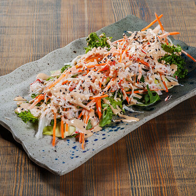 Салат с крабом и авокадо в Bao по цене 740 ₽