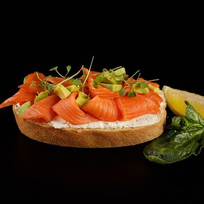 Брускетта с лососемв Тайхаку по цене 565 ₽