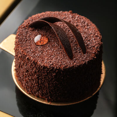 Пирожное Прага в La Maison гастробутик по цене 540 ₽