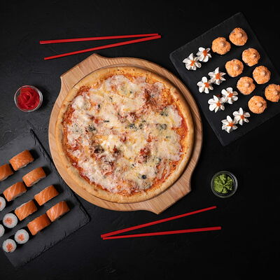 Комбо чиззи в Sushiman по цене 2365 ₽