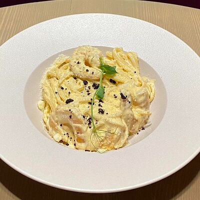 Паста с креветками и сливочным соусом в Raison D’être по цене 490 ₽