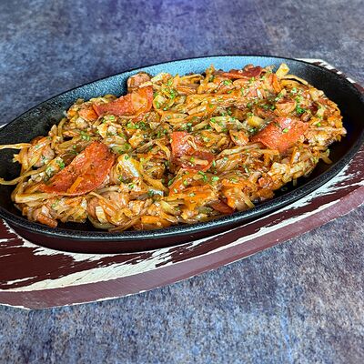 Тушеная капуста с копченостями в Pink milk x Lift по цене 690 ₽