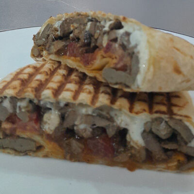 Кесадилья с печенью по-александрийски в Red Camel Египетская кухня по цене 510 ₽