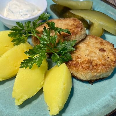 Котлетки домашние свино-говяжьи с картофельным пюре в Шашлыки & Хинкали по цене 550 ₽